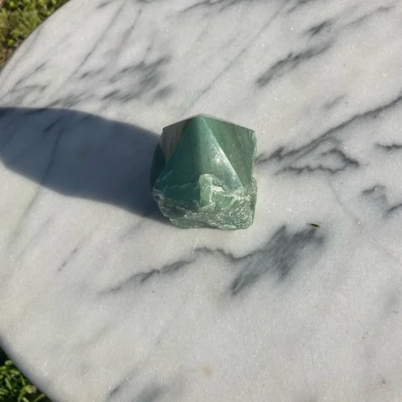 Green aventurine tower - Picture 4 of 5